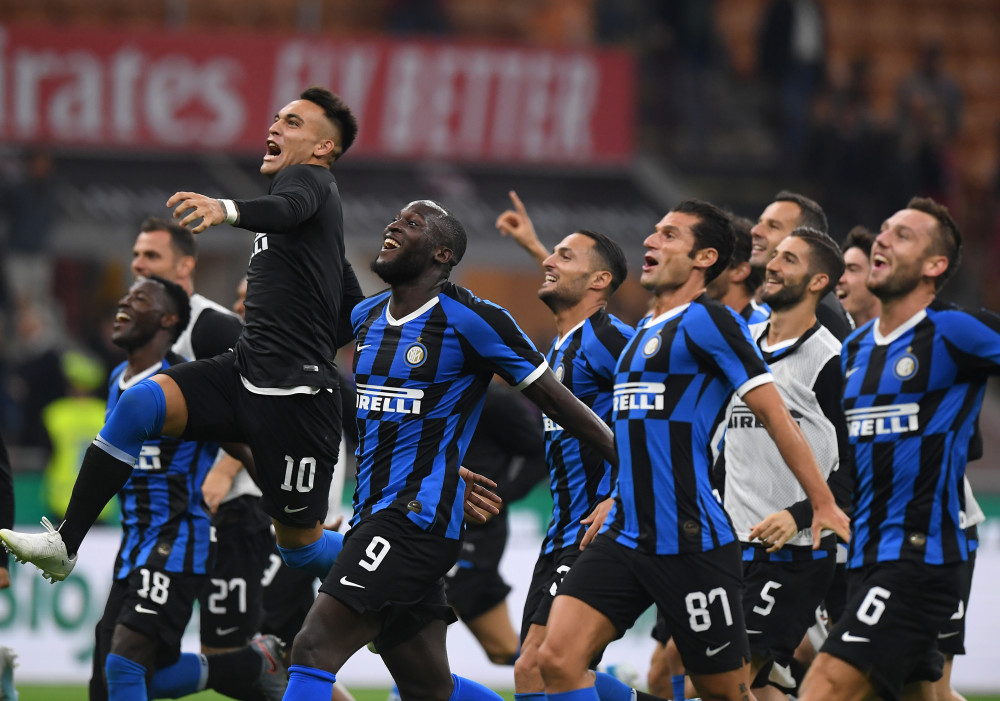 为什么棒球运动员在接捕关键球后会兴奋地跳起来或怒吼